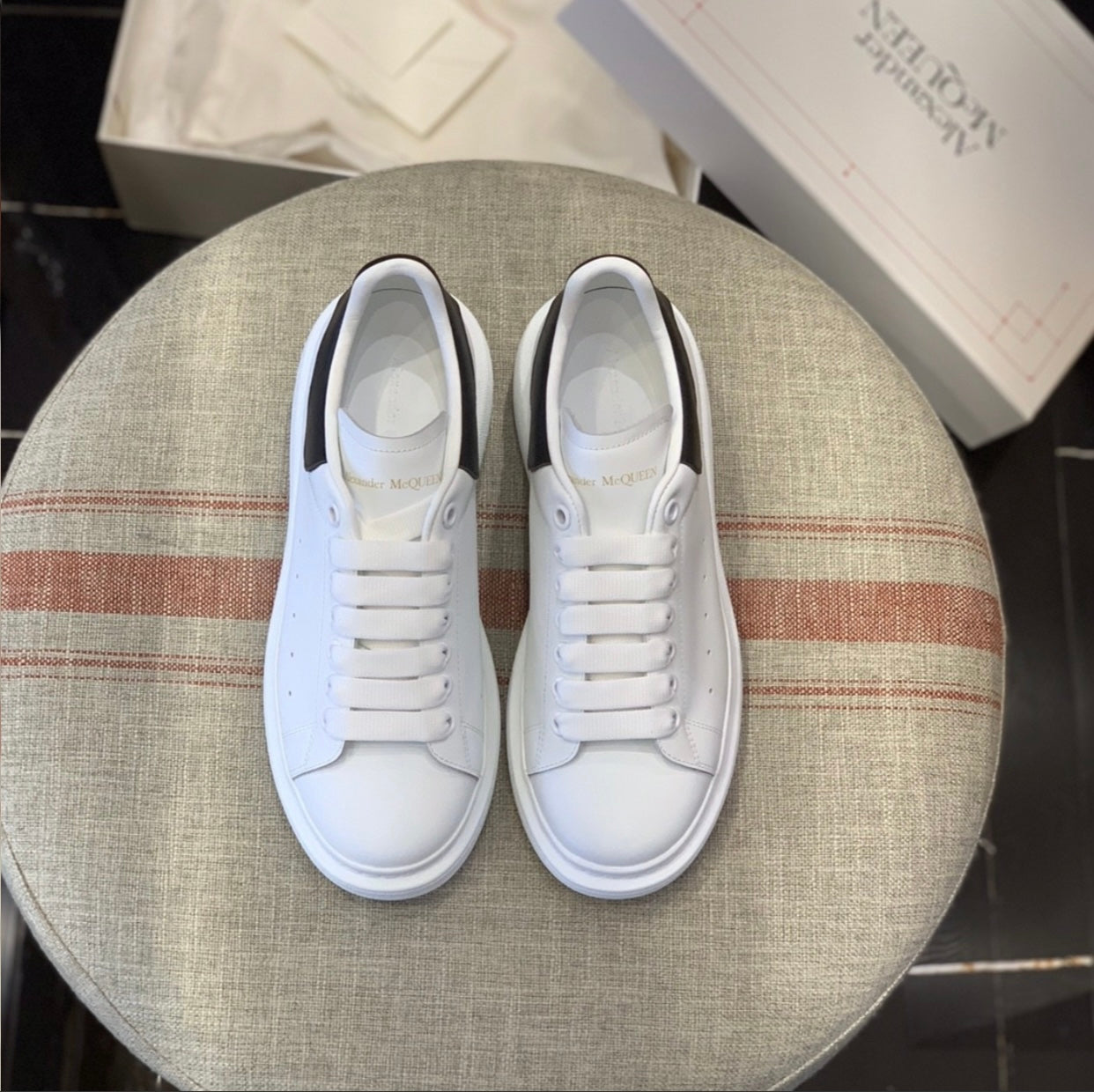 ALEXANDER MCQUEEN SNEAKER