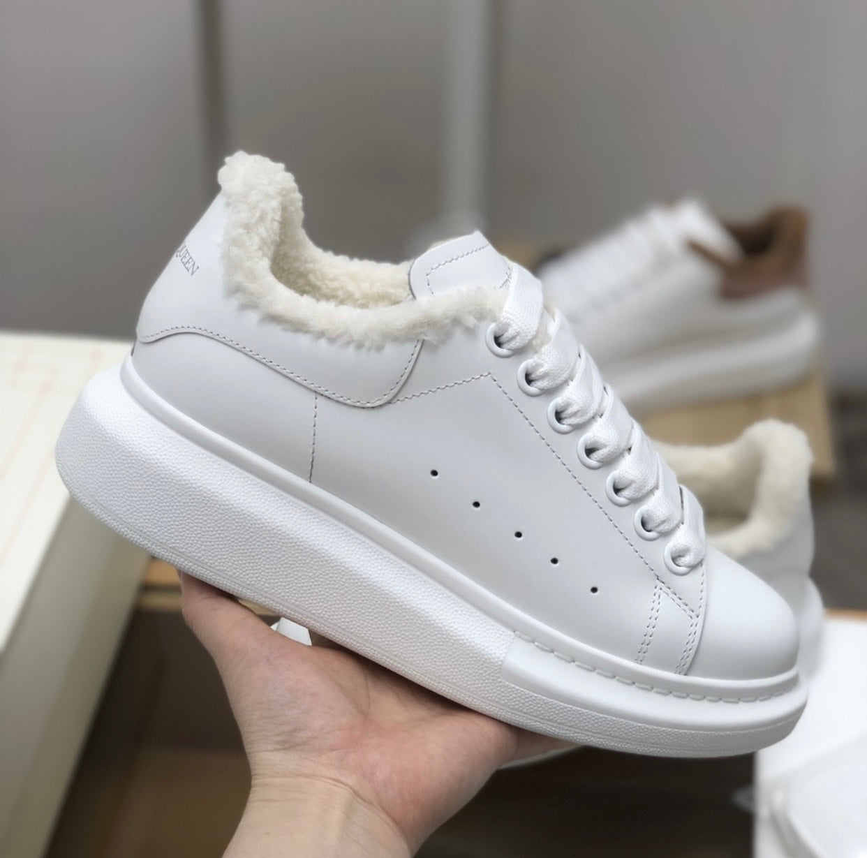 ALEXANDER MCQUEEN SNEAKER