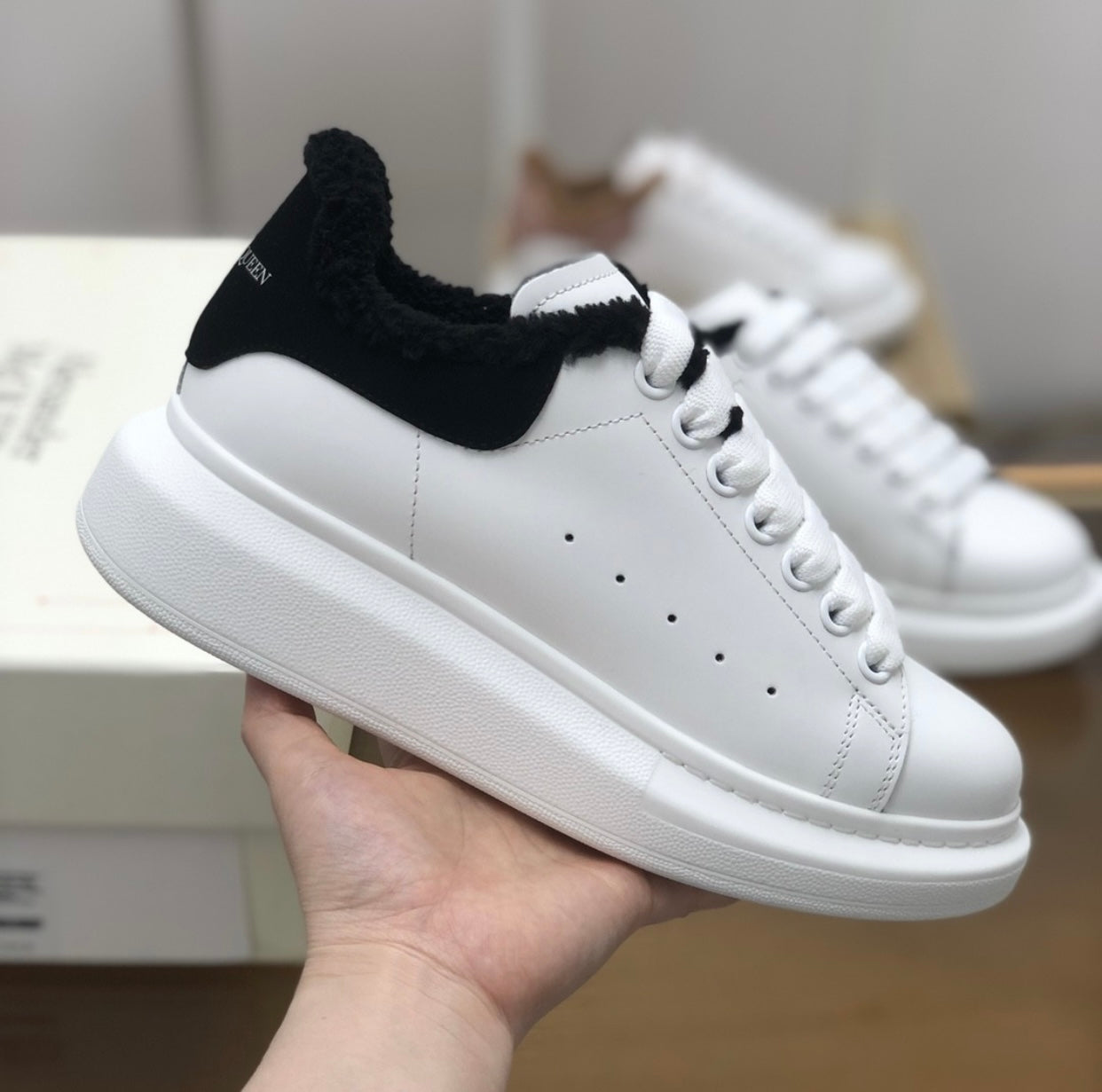 ALEXANDER MCQUEEN SNEAKER