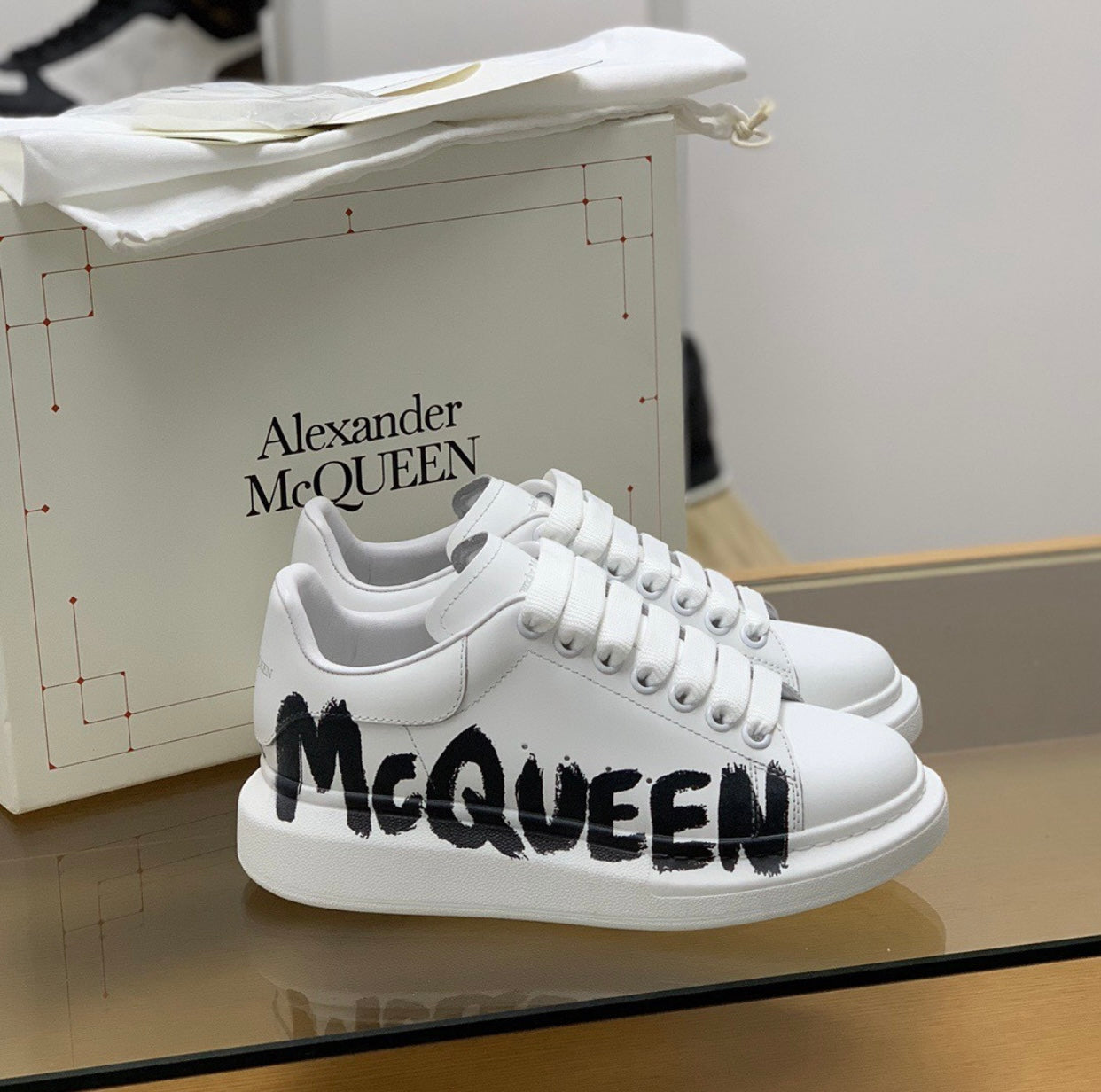 ALEXANDER MCQUEEN SNEAKER